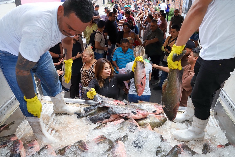 Prefeitura de Manaus inicia entrega de 100 toneladas de pescado e beneficia 40 mil famílias na Semana Santa
