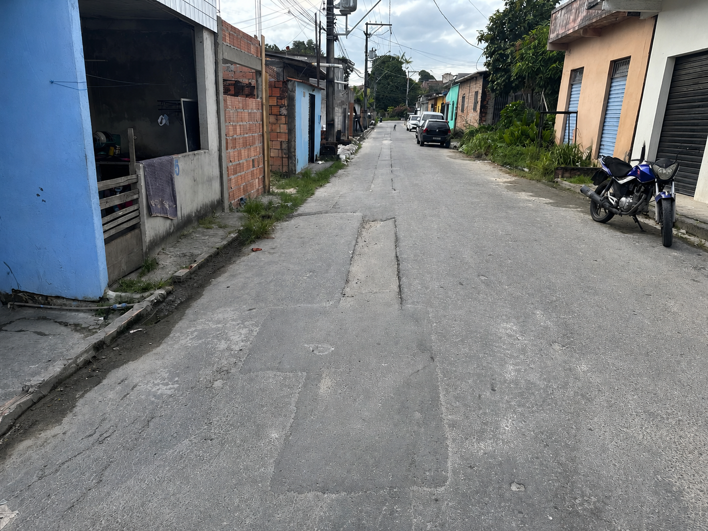 Ageman multa Águas de Manaus após vistoria em local de acidente com motociclista no bairro Nossa Senhora de Fátima e solicita recuperação da via com urgência máxima
