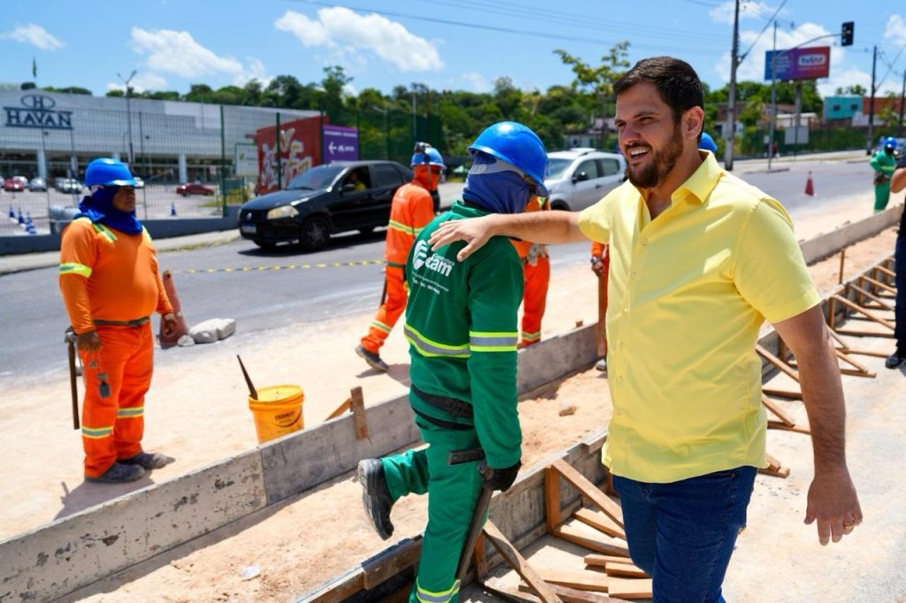 Prefeito Renato Junior vistoria obra no canteiro central da avenida Margarita com nova estrutura e paisagismo